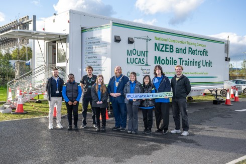 Clondalkin Students Welcome The LOETB NZEB Rig With The Mayor sumamry image
