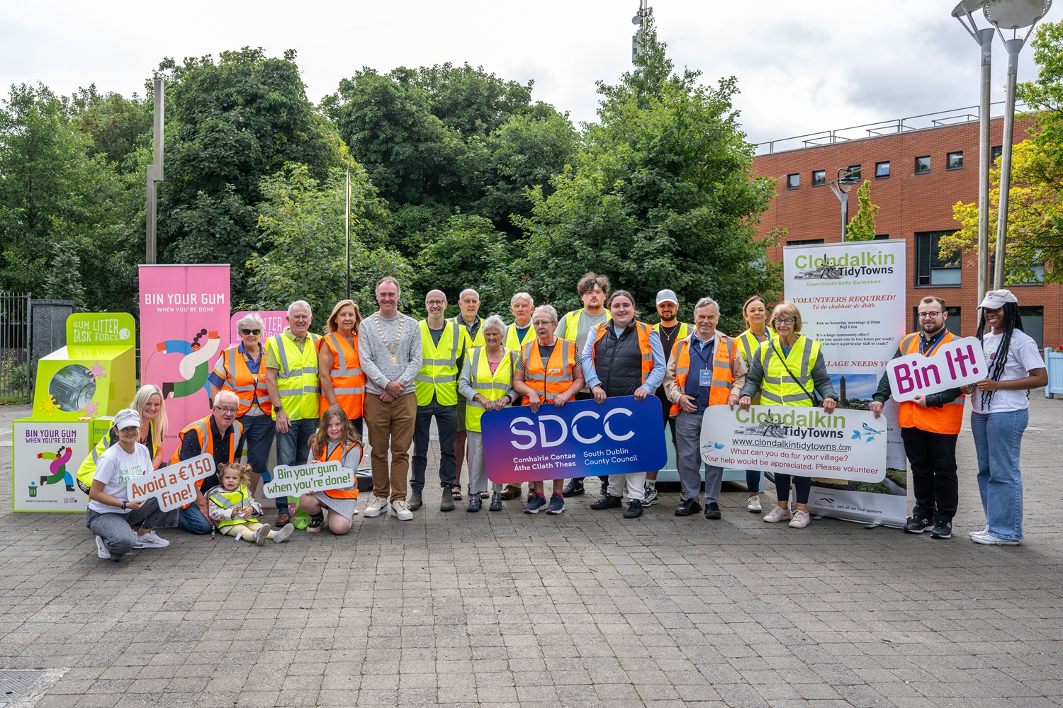 Deputy Mayor of SDCC Cllr Trevor Gilligan with Cllr Shirley O'Hara, Cllr Eoin O'Broin, Nessa Watkins (SDCC Environmental Awareness), Simon Crowley, Clondalkin Tidy Towns and the Litter gum Team at the launch of the Litter Gum Task Force at the SDCC Civic Offices in Clondalkin Deputy Mayor of SDCC Cllr Trevor Gilligan with Cllr Shirley O'Hara, Cllr Eoin O'Broin, Nessa Watkins (SDCC Environmental Awareness), Simon Crowley, Clondalkin Tidy Towns and the Litter gum Team at the launch of the Litter Gum Task Force at the SDCC Civic Offices in Clondalkin