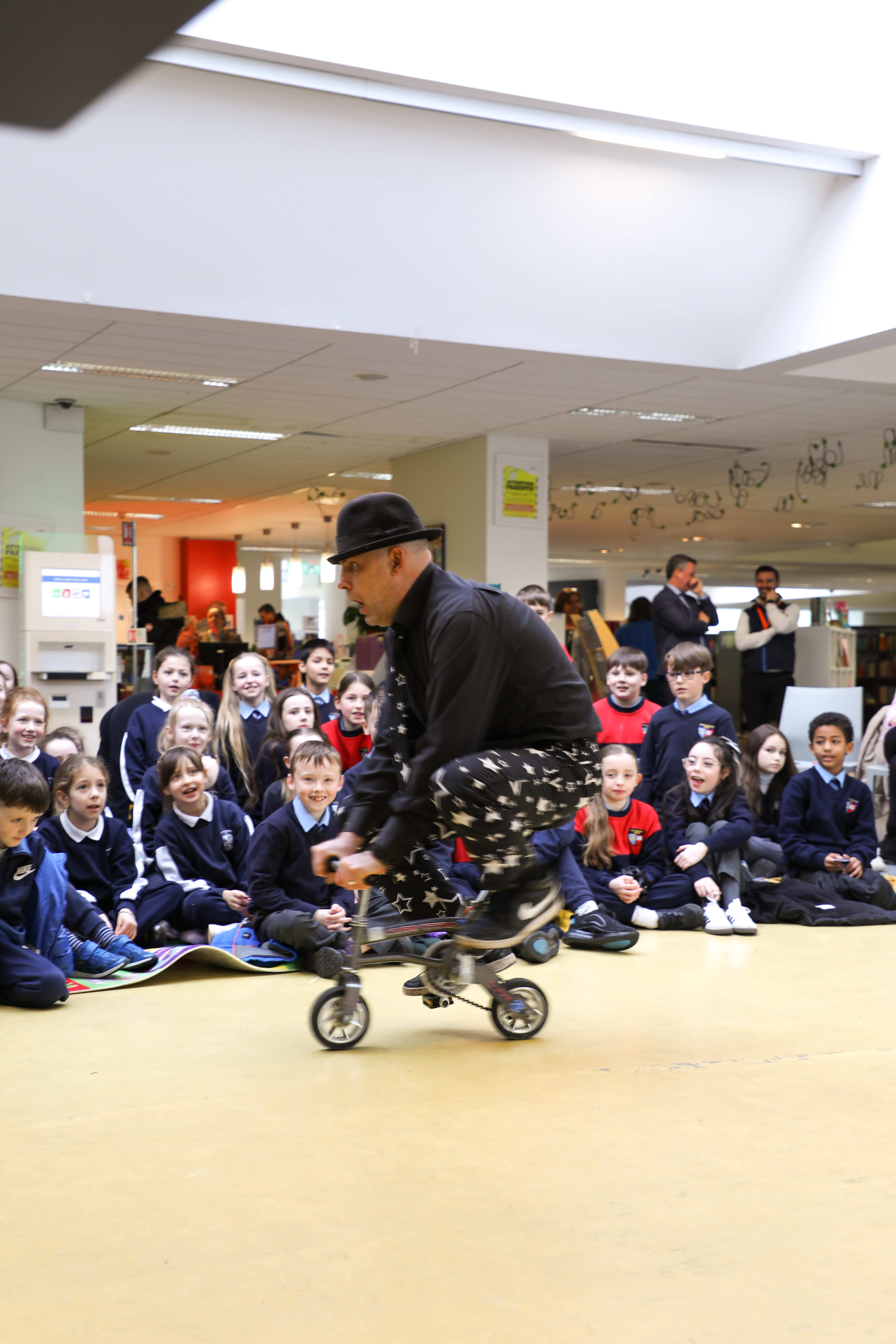 Image-5---Entertainment-by-the-Franzini-Brothers-at-Tallaght-Library-